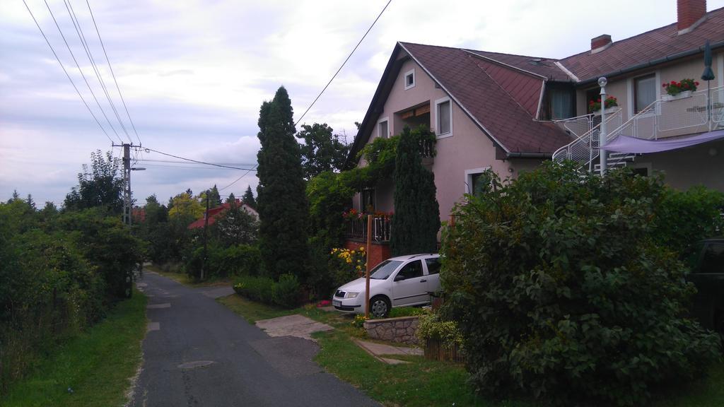 Bertalan Apartman ボニャルツバシュ エクステリア 写真